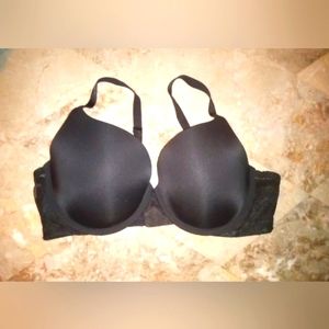 Victoria's Secret T Shirt Push Up Full Coverage  Black Bra 36C